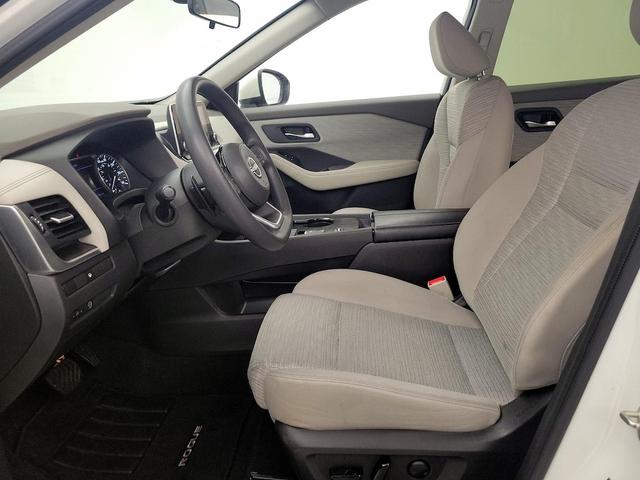 Photo of 2023 White Nissan Rogue