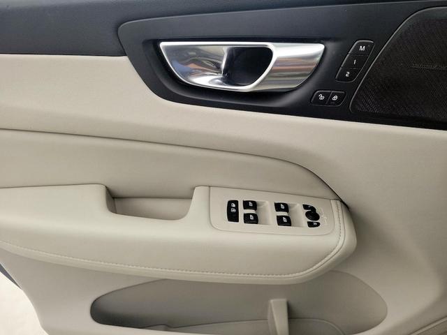 Photo of 2023 Gray Volvo XC60