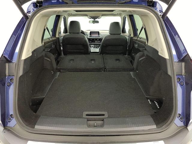 Photo of 2022 Blue Nissan Rogue