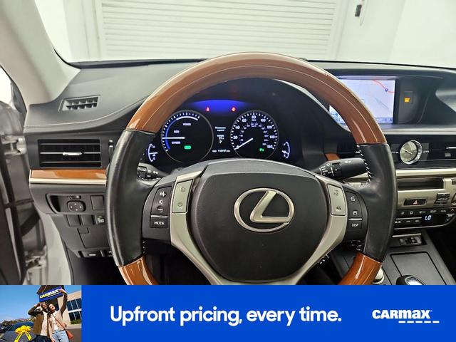 Photo of 2013 Silver Lexus ES 300h