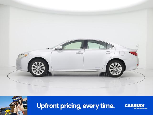 Photo of 2013 Silver Lexus ES 300h