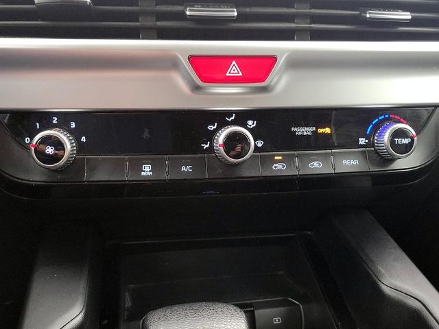 Photo of 2020 White Kia Telluride