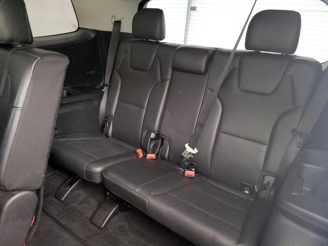 Photo of 2020 White Kia Telluride