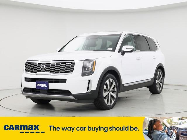 Photo of 2021 White Kia Telluride
