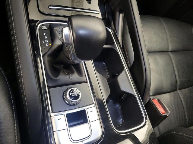 Photo of 2021 White Kia Telluride