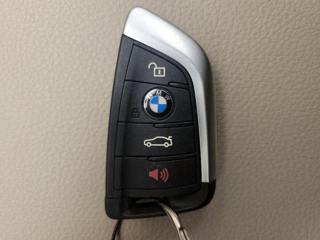 Photo of 2021 White BMW X1