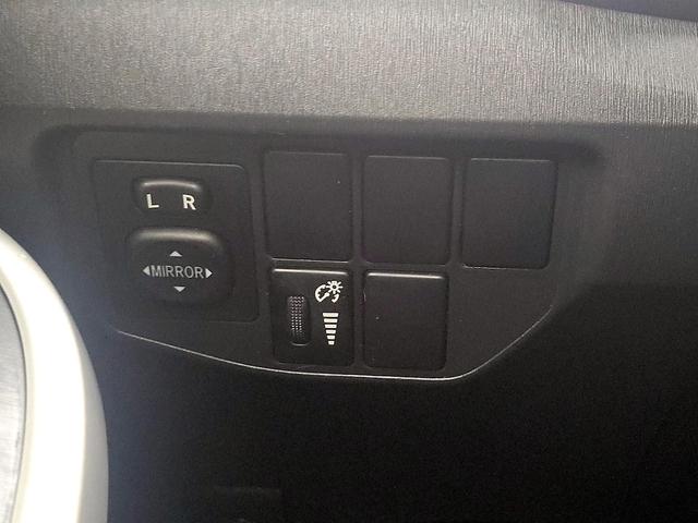 Photo of 2014 Gray Toyota Prius