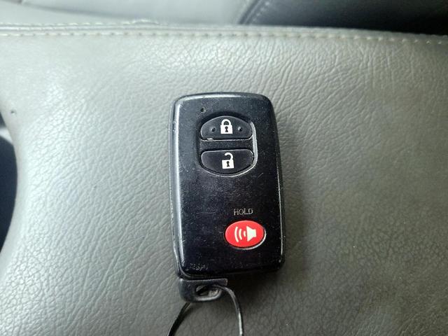 Photo of 2014 Gray Toyota Prius