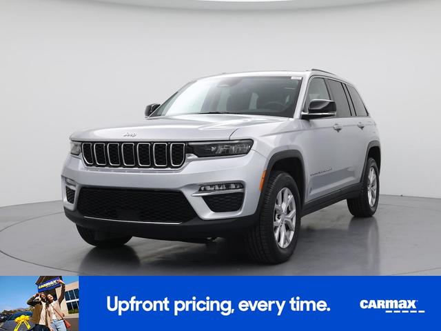 Photo of 2022 Silver Jeep Grand Cherokee