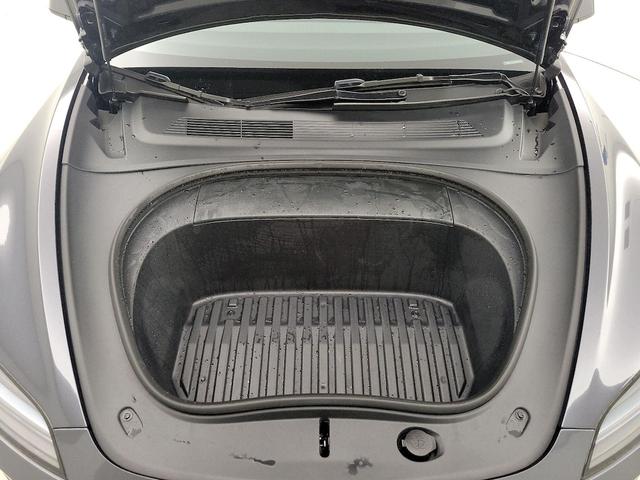 Photo of 2024 Gray Tesla Model 3