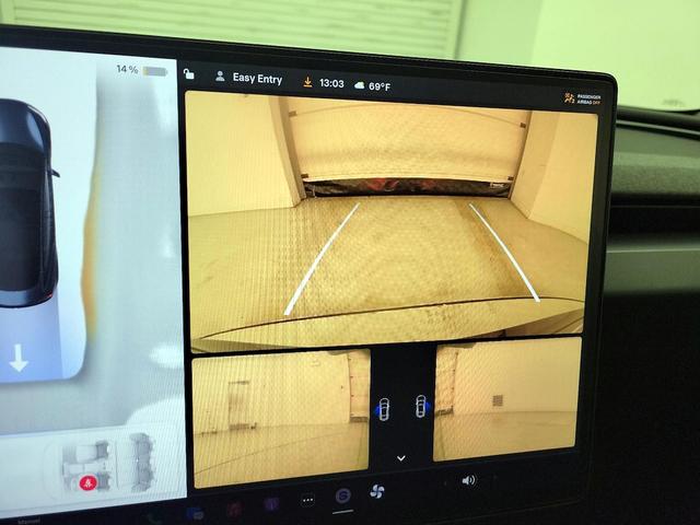 Photo of 2024 Gray Tesla Model 3