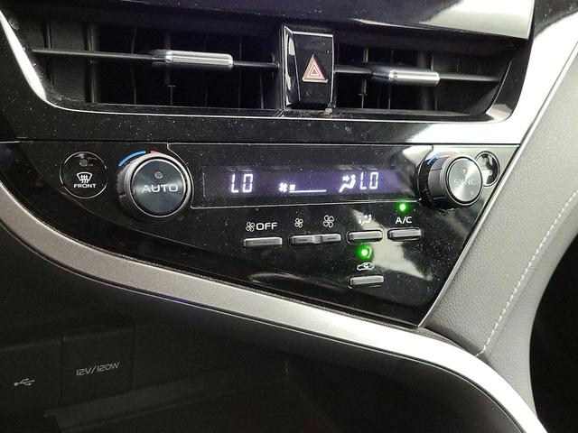 Photo of 2022 Black Toyota Camry