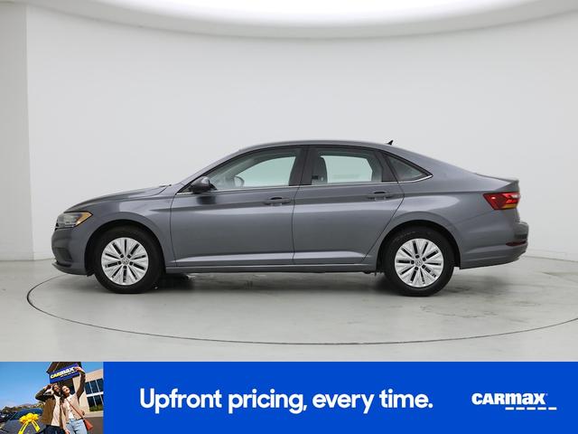 Photo of 2019 Gray Volkswagen Jetta