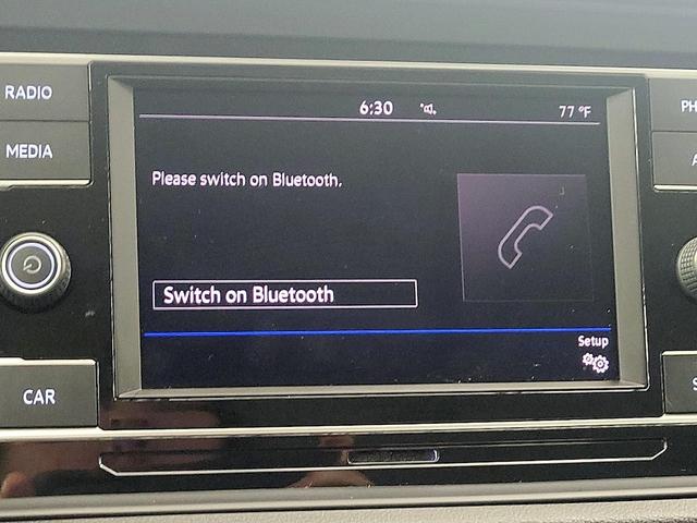 Photo of 2019 Gray Volkswagen Jetta