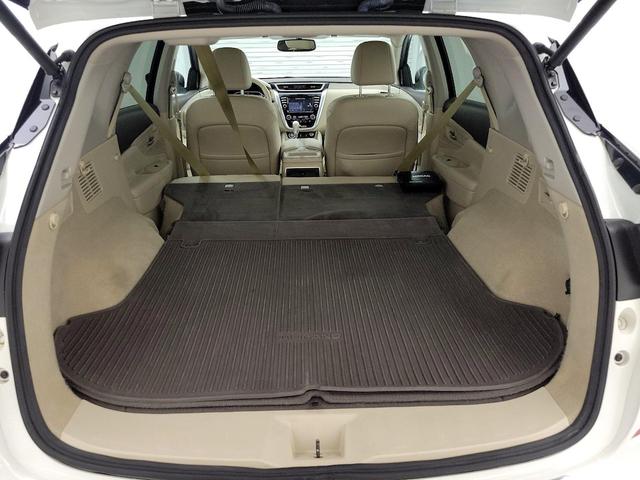 Photo of 2017 White Nissan Murano