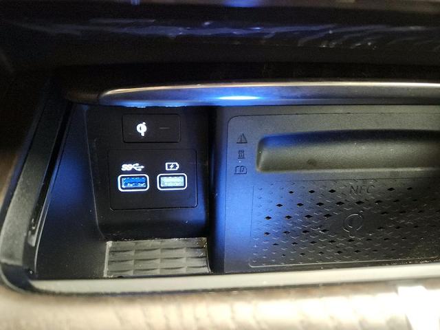 Photo of 2022 Black Genesis GV80