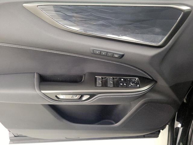 Photo of 2023 Black Lexus NX 350h