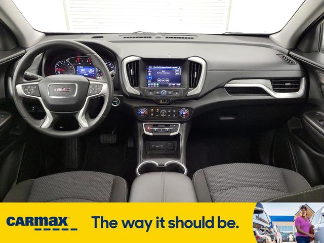 Photo of 2022 White GMC Terrain
