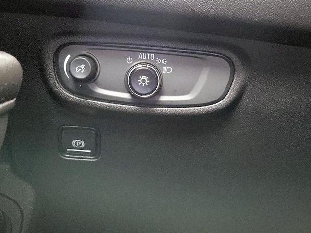 Photo of 2022 White GMC Terrain