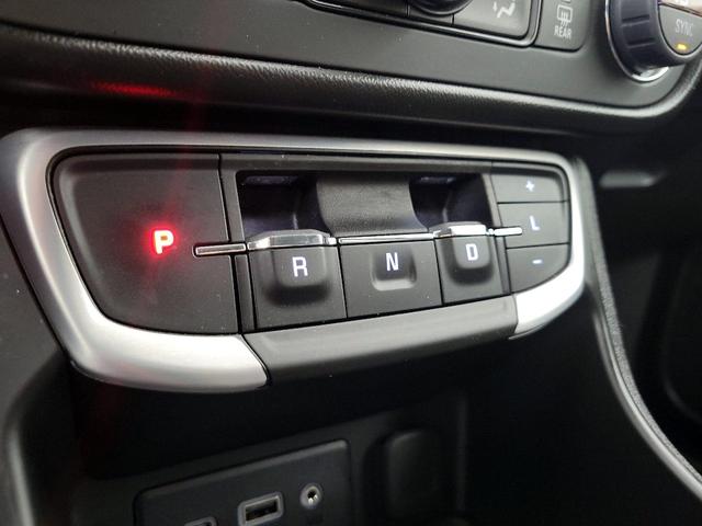 Photo of 2022 White GMC Terrain
