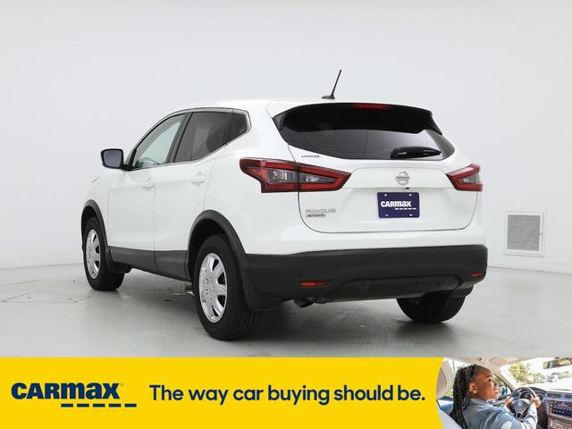 Photo of 2020 White Nissan Rogue Sport