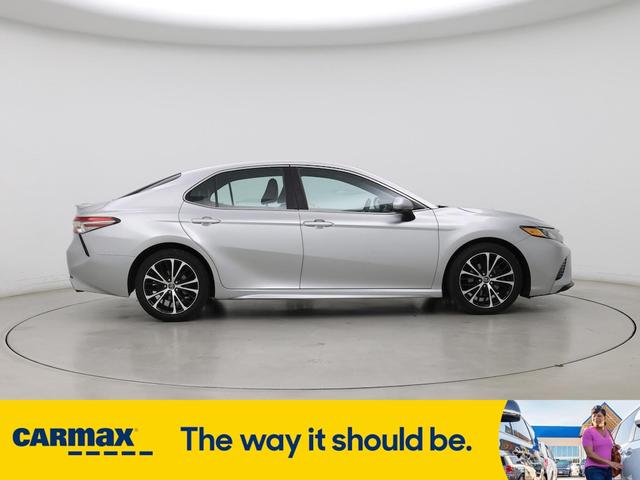 Photo of 2018 Silver Toyota Camry