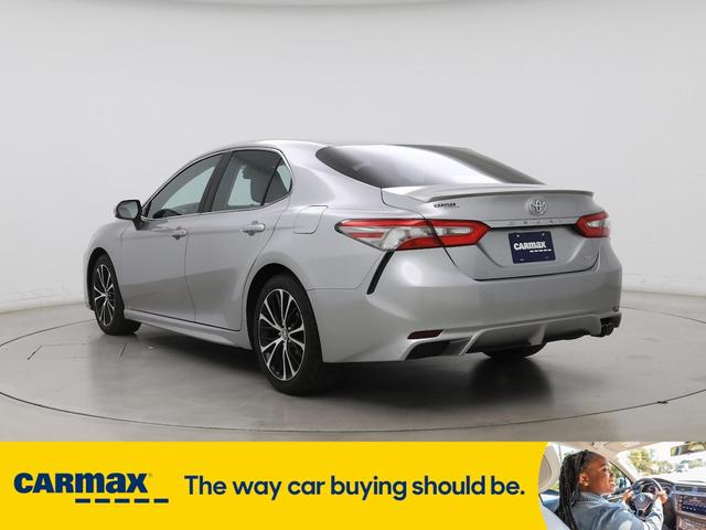 Photo of 2018 Silver Toyota Camry