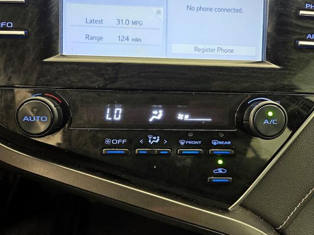 Photo of 2018 Silver Toyota Camry