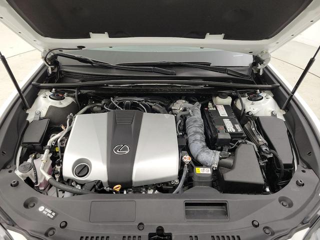 Photo of 2022 Pearl Lexus ES 350