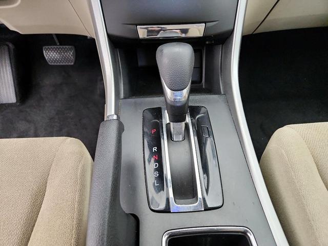 Photo of 2013 White Honda Accord