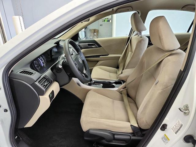Photo of 2013 White Honda Accord