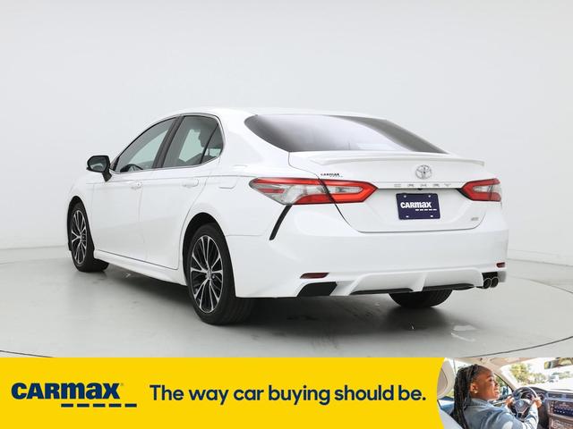 Photo of 2018 White Toyota Camry