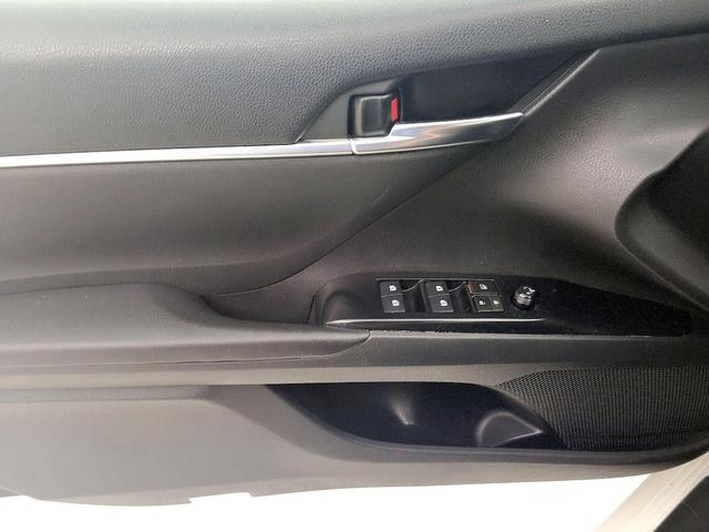 Photo of 2018 White Toyota Camry