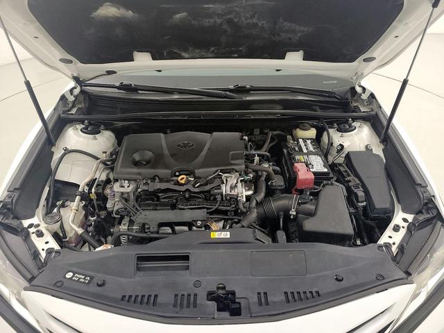Photo of 2018 White Toyota Camry