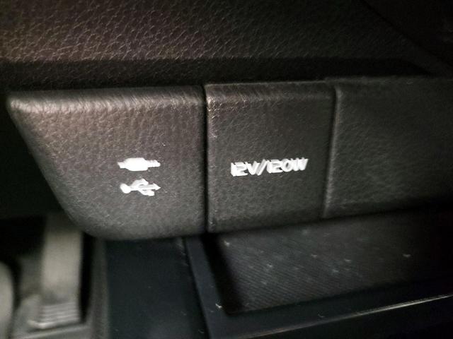 Photo of 2018 White Toyota Camry