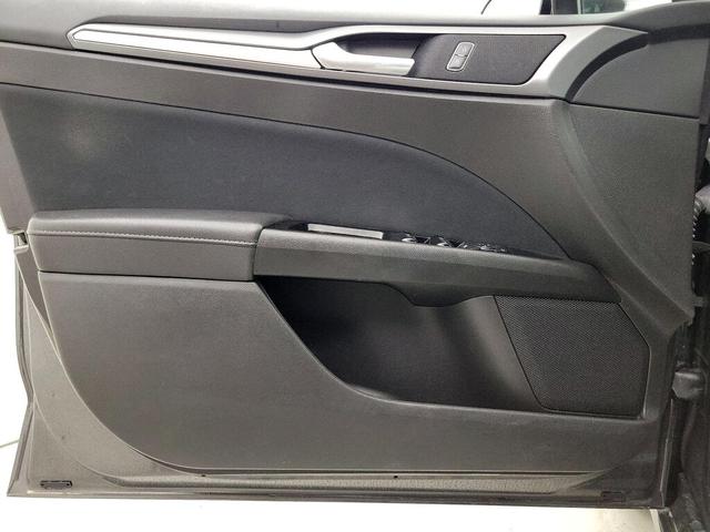 Photo of 2016 Gray Ford Fusion