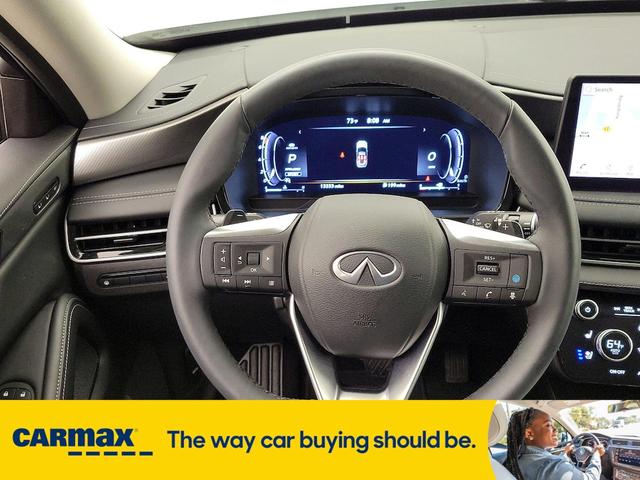 Photo of 2024 White INFINITI QX60