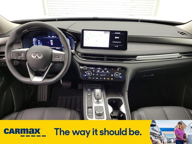 Photo of 2024 White INFINITI QX60
