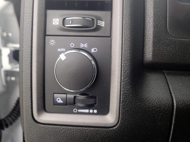 Photo of 2022 White RAM 1500 Classic