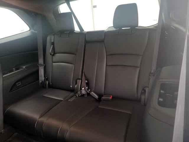 Photo of 2021 White Honda Pilot