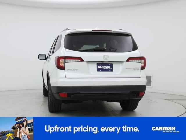 Photo of 2021 White Honda Pilot