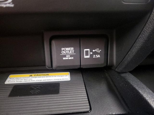 Photo of 2021 White Honda Pilot