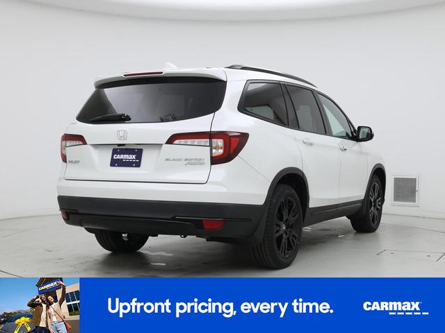 Photo of 2021 White Honda Pilot