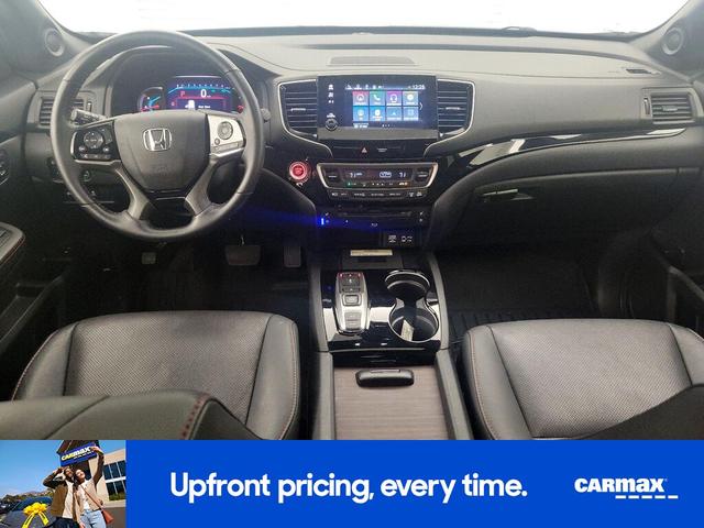 Photo of 2021 White Honda Pilot