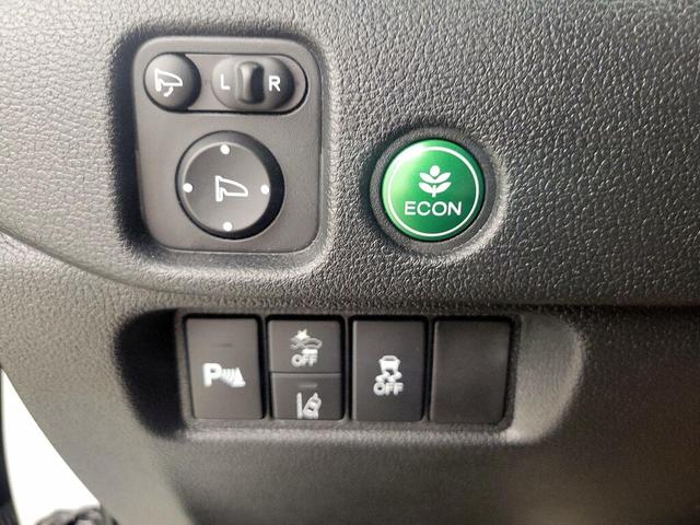 Photo of 2021 White Honda Pilot