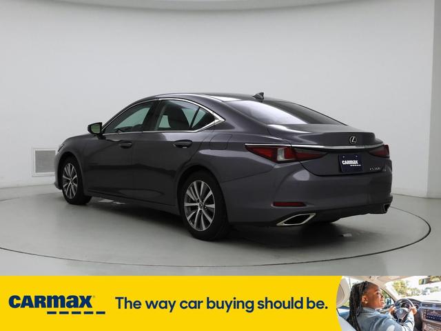 Photo of 2021 Gray Lexus ES 350