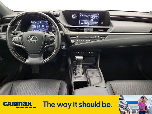 Photo of 2021 Gray Lexus ES 350