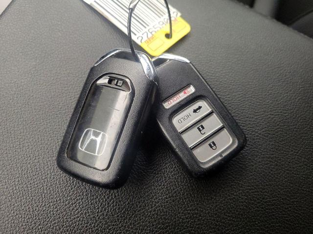 Photo of 2021 White Honda Accord