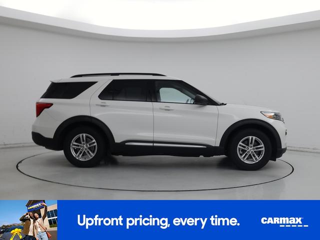 Photo of 2020 White Ford Explorer