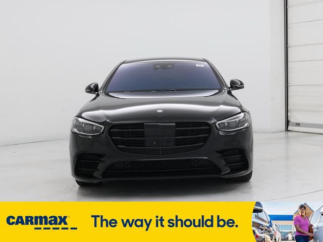 Photo of 2022 Black Mercedes-Benz S-Class